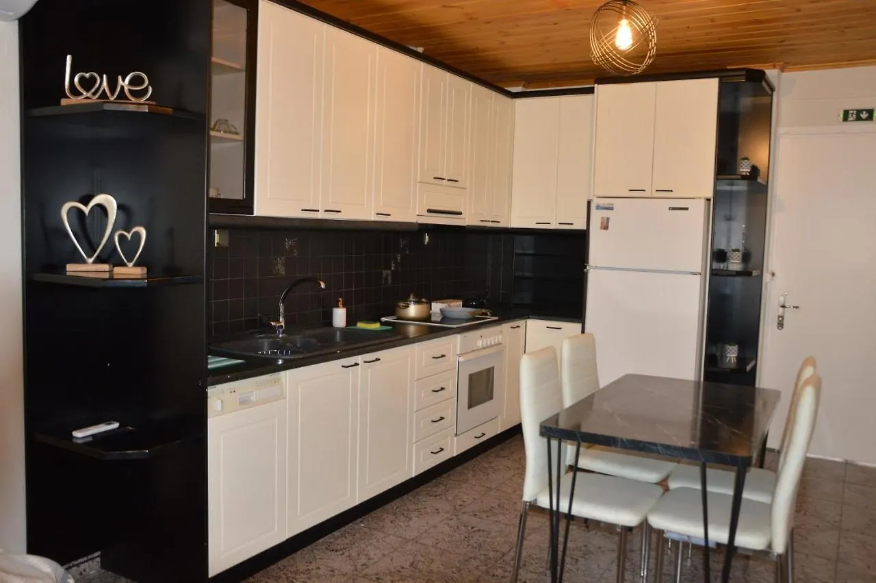 Elite Suites Áfitos Apartment